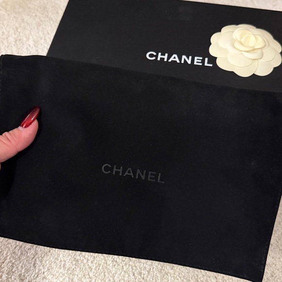 CHANEL Classic Navy Caviar WOC - Picture 13 of 15